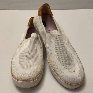 Dr. Scholls Slip on shoes -Be Free energy technology